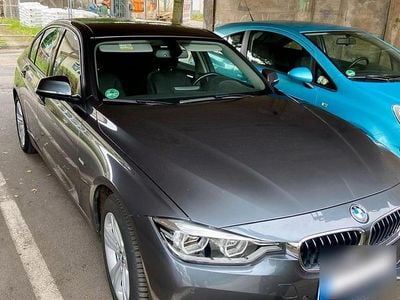 Usado BMW 320 Sport Line 184 HP (135 kW) 2017 Cinzento Sedan