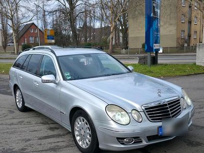Silber Gebraucht 2007 Mercedes E200 Kombi | 2.300 € (Fairer Preis)