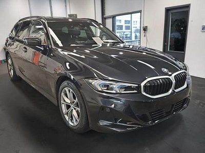 Second-hand BMW 318 Sport Line 163 CP (119 kW) 2023 Negru Berlinǎ