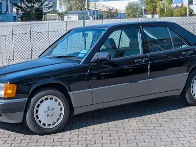 Gebraucht Mercedes 190 118 PS (86 kW) 1990 Schwarz Limousine