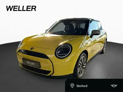 Usata Mini Cooper Classic 184 CV (135 kW) 2024 Giallo Utilitaria