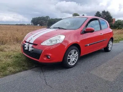 Gebraucht Renault Clio III 75 PS (55 kW) 2011 Rot Limousine