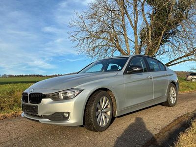 Gebraucht BMW 318 143 PS (105 kW) 2013 Silber Limousine
