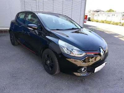 Gebraucht Renault Clio Luxe 90 PS (66 kW) 2014 Sternenschwarz Kleinwagen
