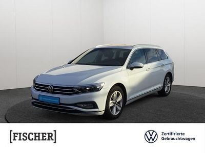 Weiss Gebraucht 2023 VW Passat Elegance Kombi | 29.622 € (Teuer)