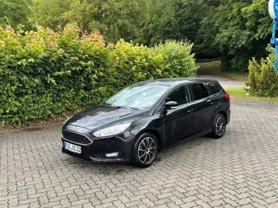 Gebraucht Ford Focus Titanium 95 PS (69 kW) 2016 Schwarz Kombi