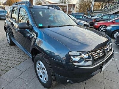 Gebraucht Dacia Duster Lauréate 114 PS (83 kW) 2015 Grau SUV