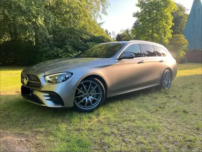 Gebraucht Mercedes E220 AMG 194 PS (142 kW) 2022 Silber Kombi