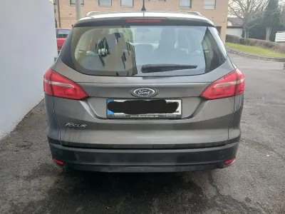 Gebraucht Ford Focus 120 PS (88 kW) 2015 Grau Kombi