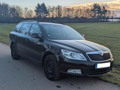Schwarz Gebraucht 2011 Skoda Octavia Elegance Kombi | 4.000 € (Guter Preis)
