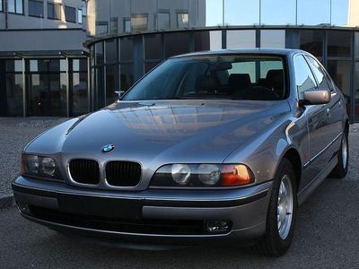 Grau Gebraucht 1996 BMW 520 Limousine | 7.350 €