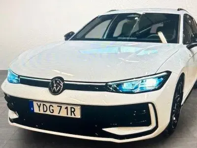 Gebraucht VW Passat R-line 193 PS (141 kW) 2025 Weiß Kombi