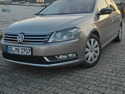 Gebraucht VW Passat Edition 140 PS (102 kW) 2014 Braun Kombi