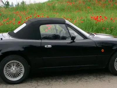 Używany Mazda MX5 90 KM (66 kW) 1995 Czarny Kabriolet