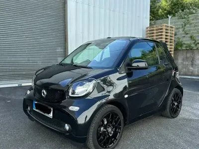 Gebraucht Smart ForTwo Cabrio 90 PS (66 kW) 2019 Schwarz Cabrio