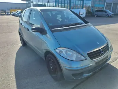 Gebraucht Mercedes A150 95 PS (69 kW) 2005 Quellblau Kleinwagen