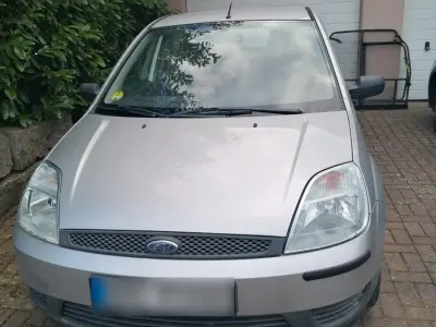 Gebraucht Ford Fiesta 68 PS (50 kW) 2003 Silber Kleinwagen