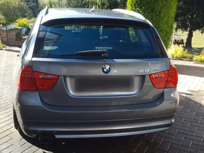 Gebraucht BMW 318 143 PS (105 kW) 2011 Grau Kombi