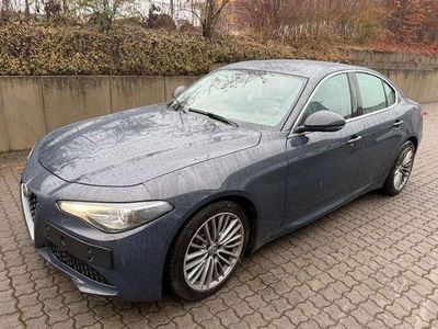 Grau Gebraucht 2016 Alfa Romeo Giulia Super Limousine | 12.900 € (Superpreis)
