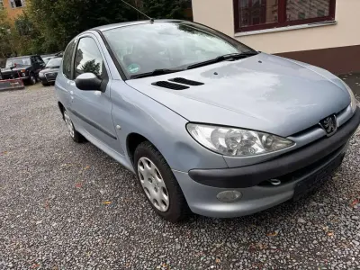 Gebraucht Peugeot 206 75 PS (55 kW) 2004 Blau Limousine