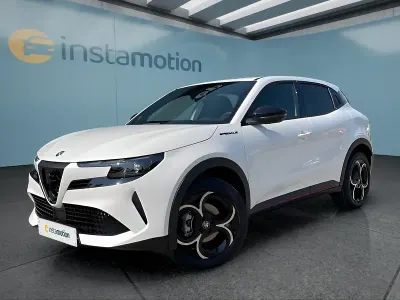 Gebraucht Alfa Romeo Junior 136 PS (100 kW) 2025 Weiß SUV