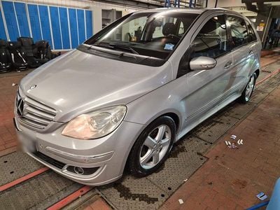 Gebraucht Mercedes B180 109 PS (80 kW) 2006 Grau Van / Kleinbus