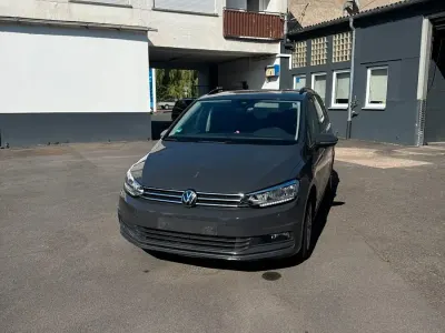 Gebraucht VW Touran 150 PS (110 kW) 2024 Grau Van / Kleinbus
