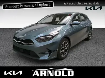 Usado Kia Ceed Spirit 140 CV (102 kW) 2025 Gris Utilitario