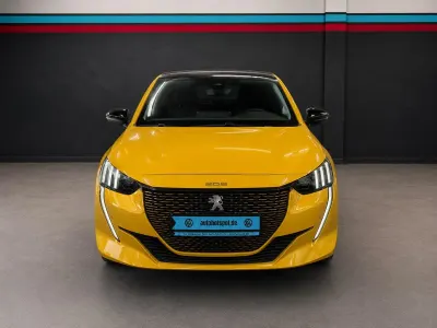 Gebraucht Peugeot e-208 100 kW (136 PS) 2023 Gelb Kleinwagen