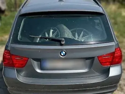Gebraucht BMW 320 184 PS (135 kW) 2010 Grau Kombi