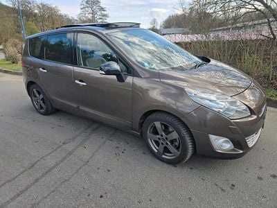 Gebraucht Renault Scénic III 150 PS (110 kW) 2011 Braun Van / Kleinbus