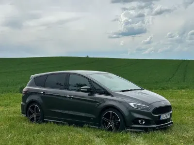 Używany Ford S-MAX ST-Line 190 KM (139 kW) 2019 Szary Minivan