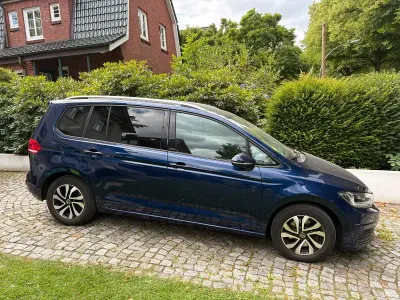 Gebraucht VW Touran Active 150 PS (110 kW) 2021 Blau Van / Kleinbus