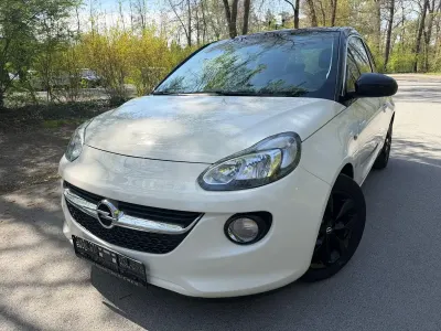 Usado Opel Adam Unlimited 87 HP (63 kW) 2016 Branco Citadino
