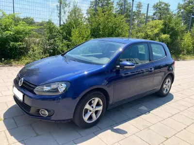 Gebraucht VW Golf VI 105 PS (77 kW) 2010 Blau Kleinwagen