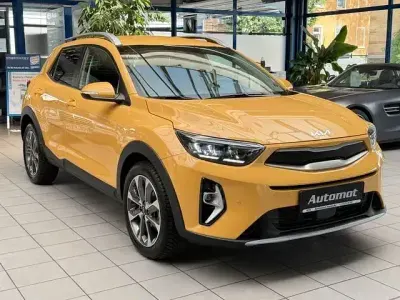 Gebraucht Kia Stonic Spirit 120 PS (88 kW) 2023 Honey bee SUV