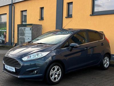 Grau Gebraucht 2015 Ford Fiesta Kleinwagen | 4.980 € (Guter Preis)