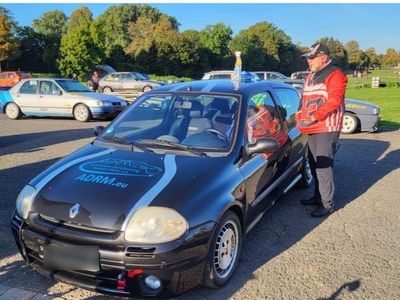Second-hand Renault Clio II 169 CP (124 kW) 2000 Negru