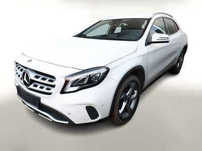 Weiss Gebraucht 2019 Mercedes GLA200 Urban SUV | 20.488 € (Fairer Preis)