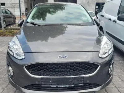 Używany Ford Fiesta Cool & Connect 71 KM (52 kW) 2018 Szary Hatchback