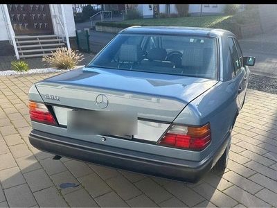 Blau Gebraucht 1988 Mercedes 200 Limousine | 11.850 €