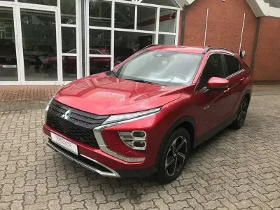 Gebraucht Mitsubishi Eclipse Cross Plus 98 PS (72 kW) 2022 Dynamik rot (d) SUV