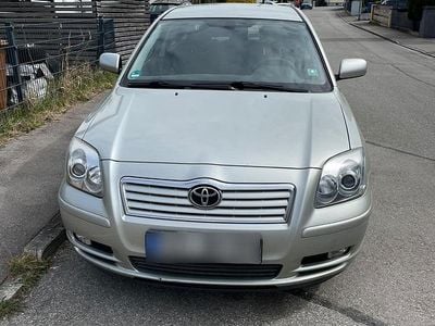 Second-hand Toyota Avensis 163 CP (119 kW) 2005 Argintiu Berlinǎ