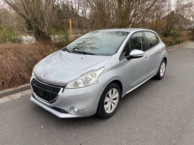 gebraucht Peugeot 208 Active 2.HAND TÜV