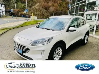 Gebraucht Ford Kuga Titanium 150 PS (110 kW) 2022 ) (weiss SUV