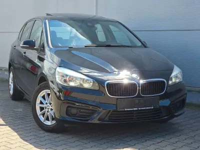 Gebraucht BMW 214 Active Tourer Basis 95 PS (69 kW) 2016 Schwarz Van / Kleinbus