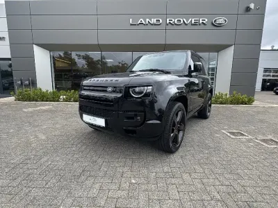 Neu Land Rover Defender 426 PS (313 kW) 2026 Schwarz SUV