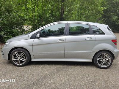Mercedes B200