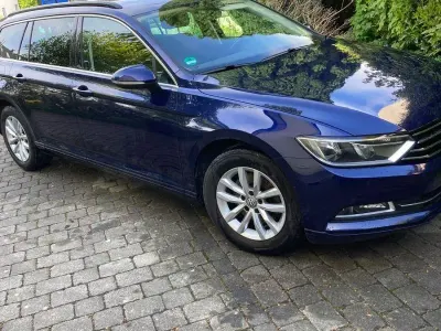 Gebraucht VW Passat Comfortline 150 PS (110 kW) 2017 Blau Kombi