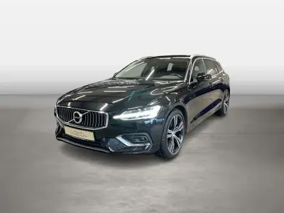 Używany Volvo V60 Inscription 326 KM (239 kW) 2018 Czarny Kombi